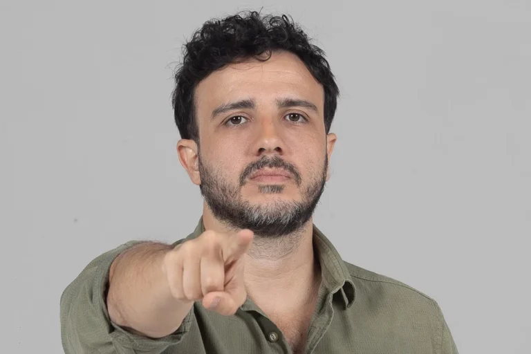 Partido Missão denuncia governo por propaganda com adolescentes