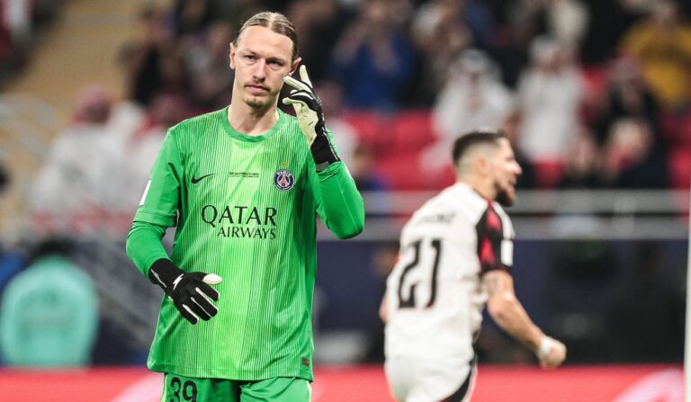 Leilão da camisa de Safonov: destaque do PSG contra o Flamengo