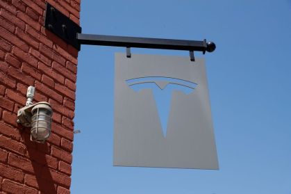 Califórnia pode suspender vendas da Tesla por propaganda enganosa