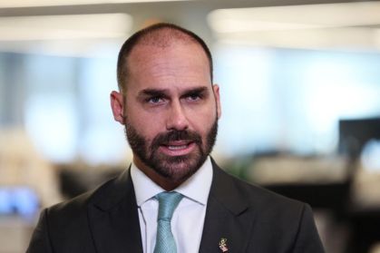 Eduardo Bolsonaro: Anulação do passaporte após perda de mandato