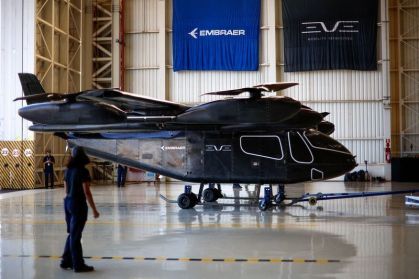 Eve da Embraer realiza voo de protótipo do carro voador em 2025