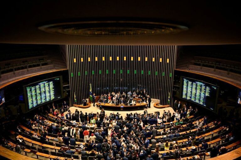 Cerco a emendas parlamentares ganha força em ano eleitoral