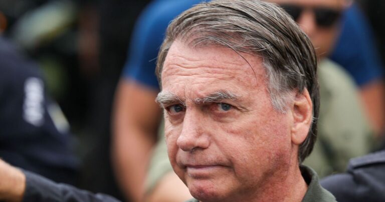 STF avalia manutenção da negativa de prisão domiciliar a Bolsonaro