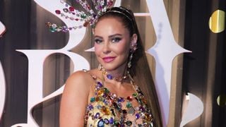 Ator de House of the Dragon se irrita com assédio no carnaval da Sapucaí