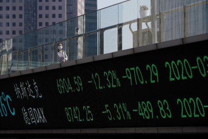 Bolsas da Ásia fecham mistas após tensões envolvendo Trump e dados da China
