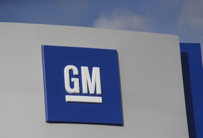 GM reduz investimentos e registra baixa contábil de US$ 6 bilhões em veículos elétricos