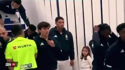 Ancelotti visita Bernabéu em tarde marcada por vaias a Vini Jr e vitória do Real Madrid