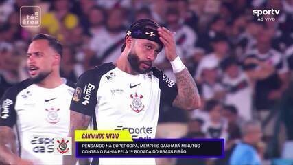 Memphis interage com Neymar antes da partida do Corinthians na Vila Belmiro