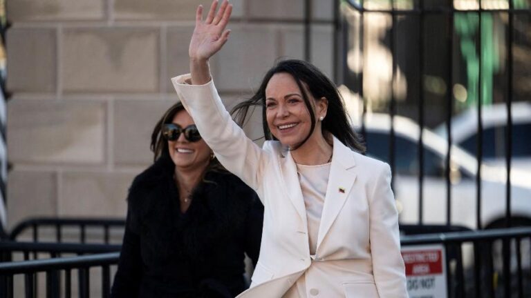 Trump destaca gesto de María Corina Machado ao receber medalha do Nobel