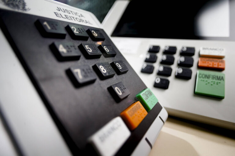 Federação PP-União, PL e PT concentram metade do fundo eleitoral de 4,9 bilhões