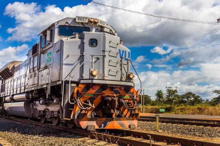 Governo avalia estender concessão da FCA para evitar apagão ferroviário