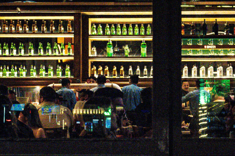 OMS cobra alta de impostos para controlar consumo de álcool e bebidas açucaradas