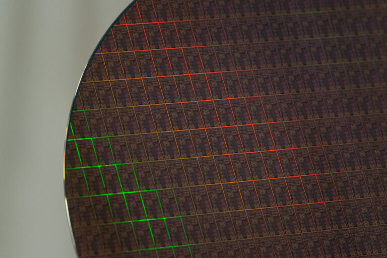 Intel apresenta chips Panther Lake com tecnologia 18A na CES 2026