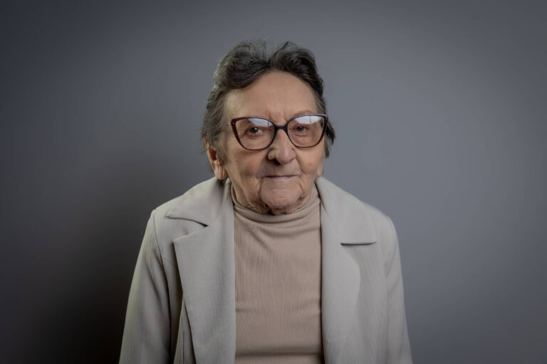 Mulheres que descobriram a arte após os 60 anos e alcançaram destaque