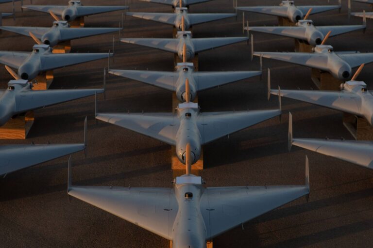 EUA Inauguram Uso de Drones Kamikaze em Operação Contra Venezuela