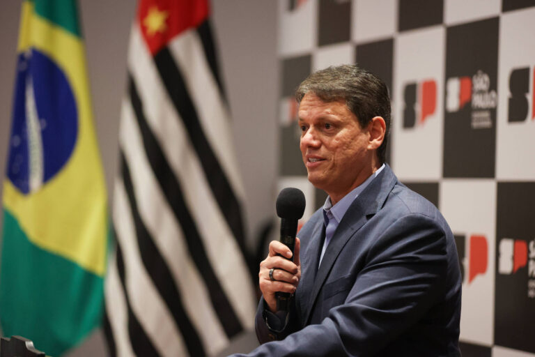 Oposição pede investigação sobre postagens pró-Tarcísio nas redes sociais