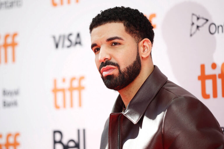 Drake é envolvido em ação por suposta manipulação de streams e apostas online