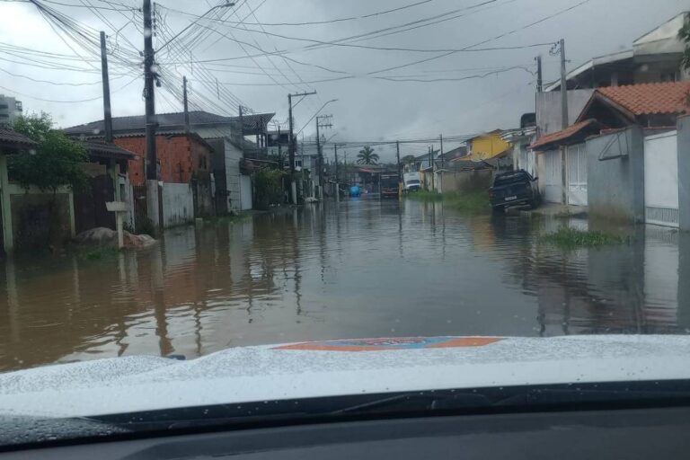 Previsão de chuvas intensas no litoral e na capital paulista até quarta-feira