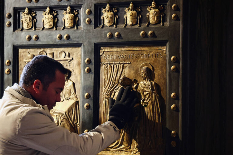 Jubileu da Igreja Católica é encerrado após receber 33 milhões de peregrinos em Roma