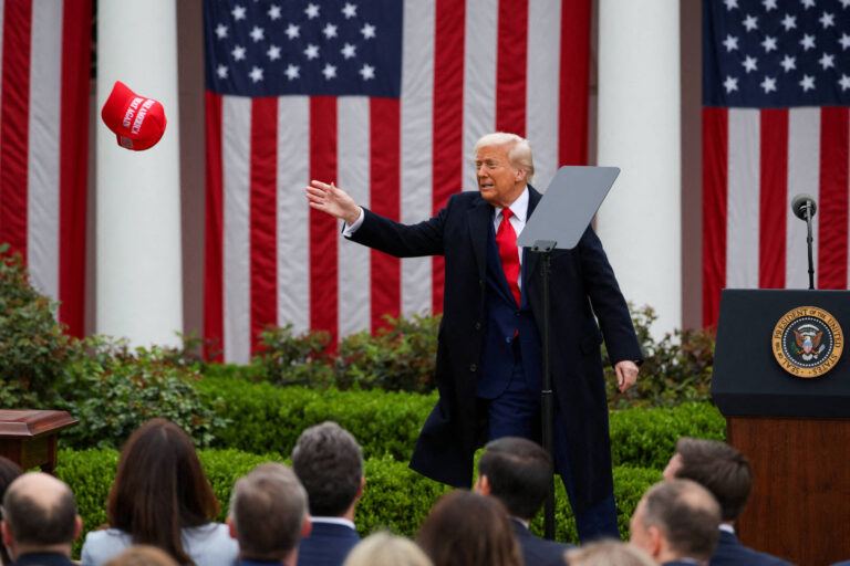 Limitações da doutrina Donroe são expostas pela intervenção de Trump na Venezuela