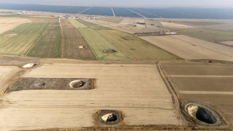 agricultores da turquia enfrentam aumento de crateras no coração agrícola do país