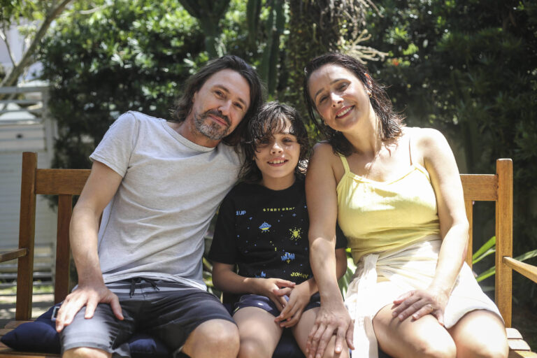 Uso de óleo de canabidiol melhora sociabilidade de crianças autistas, revela estudo