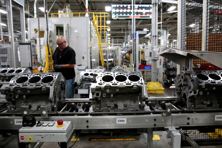 GM registra baixa bilionária por ajuste na estratégia de carros elétricos
