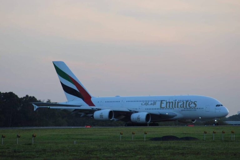Maior avião do mundo desvia voo para Gana por fumaça no porão