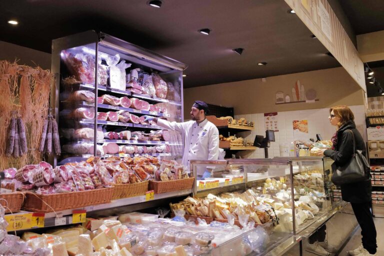 Acordo entre Mercosul e UE reduz impostos e barateia alimentos europeus no Brasil
