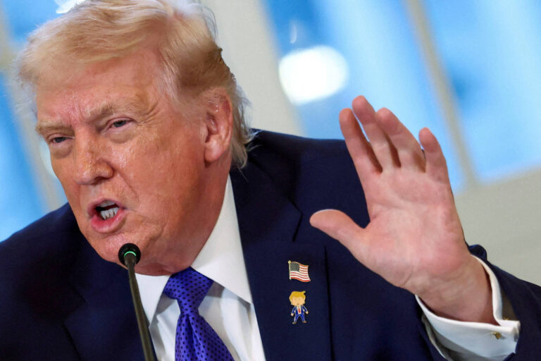 Trump avalia respostas aos protestos no Irã com equipe de governo