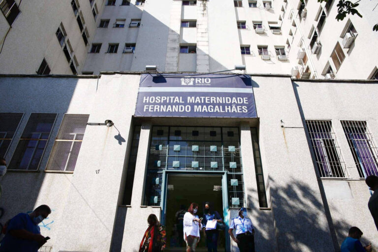 Maus-tratos a mulheres em hospital para aborto legal ganham denúncia no Rio
