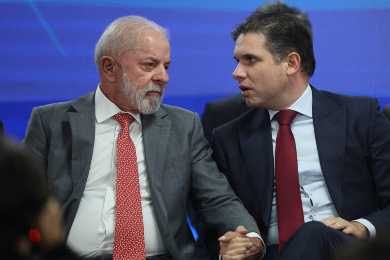 Ala do centrão pressiona Hugo Motta em busca de influência na Câmara