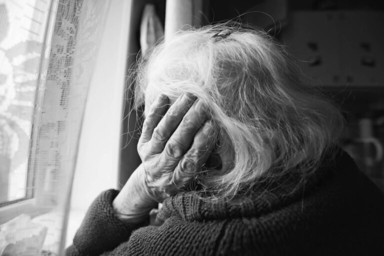 Só 4 em cada 10 idosos com sintomas de depressão recebem diagnóstico formal