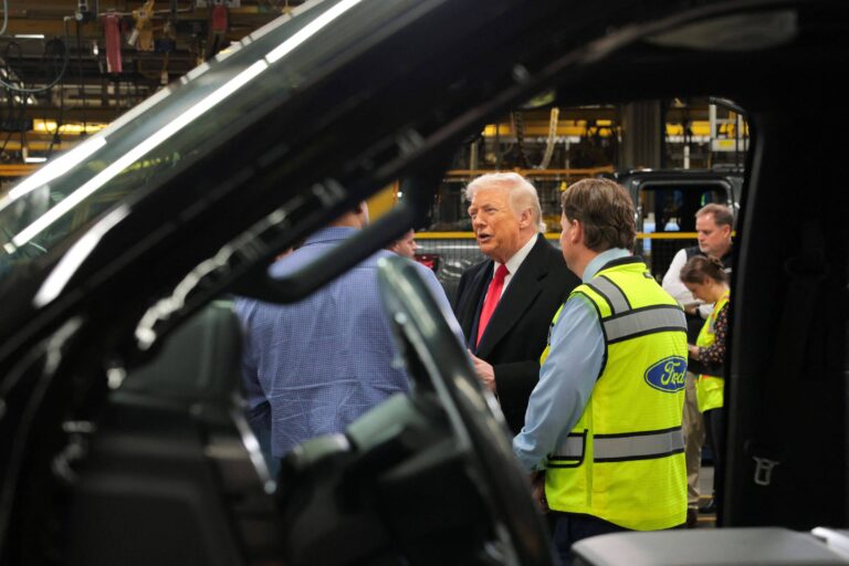 Tarifas de Trump não impulsionam empregos na indústria americana