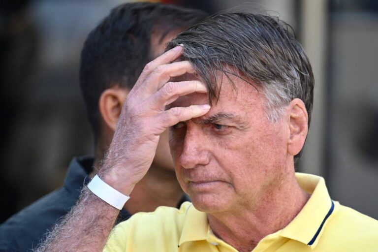Bolsonaro enfrenta soluço na primeira noite na Papudinha e permanece isolado