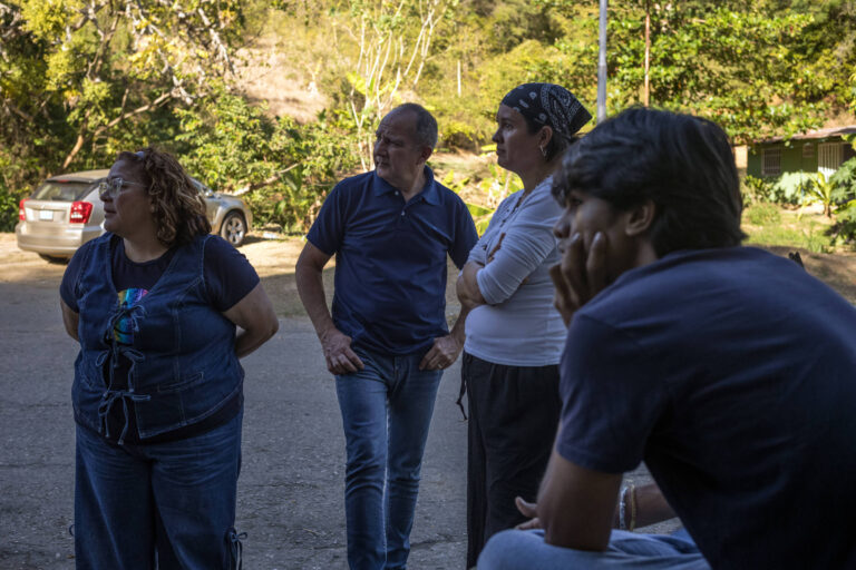 Preso político na Venezuela usou bilhetes em bala para se comunicar por mais de um ano