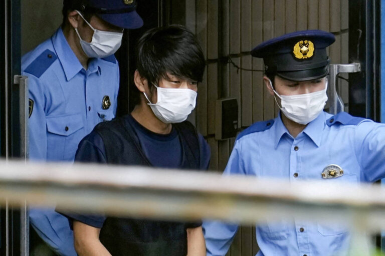 Justiça do Japão impõe prisão perpétua a assassino de Shinzo Abe