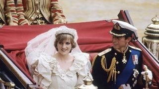 Sandálias de festa de Lady Di ganham versão atual em 2026