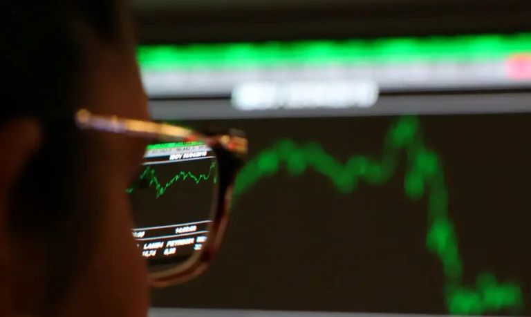Bolsa brasileira supera 178 mil pontos com melhor semana desde 2020