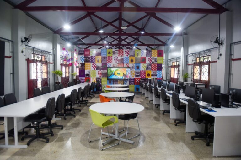 Laboratório da Imaginação em Ponta Grossa estimula criatividade em adolescentes