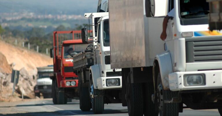 Estados mantêm icms do diesel e preços sobem diante da alta internacional
