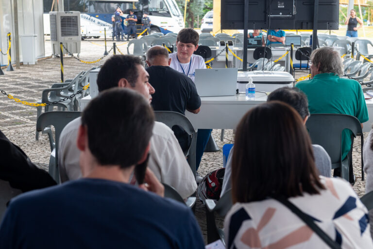 Carreta da oftalmologia realiza 6 mil atendimentos em Ponta Grossa