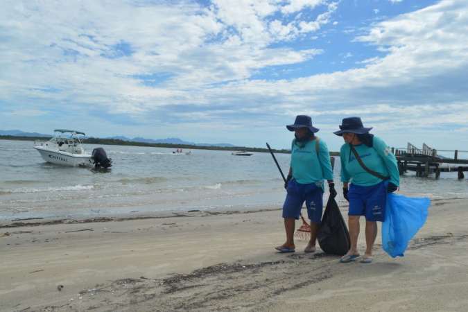 Sanepar amplia limpeza ambiental na Ilha das Peças e reforça conscientização