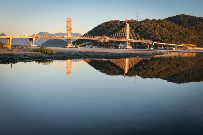 Ponte de Guaratuba avança para 91% com trecho estaiado quase concluído