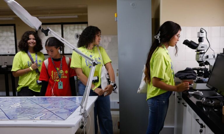 Imersão na Fiocruz estimula meninas a optar por carreira científica