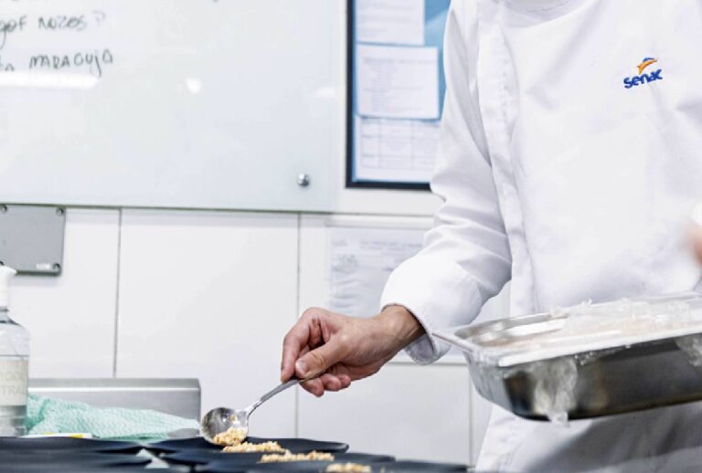 Cursos gratuitos em Curitiba atraem interessados com novas vagas abertas