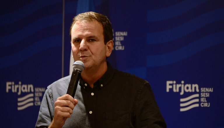 Eduardo Paes evita envolver-se na disputa interna da Alerj