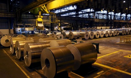 Distribuidores de aço plano projetam novo ano de crescimento tímido em 2026
