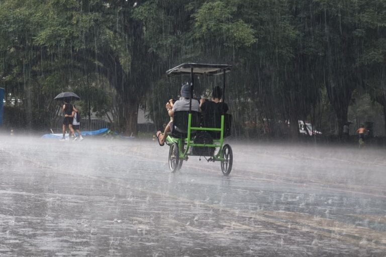 Frente fria provoca temporais e chuva forte em várias regiões do Brasil