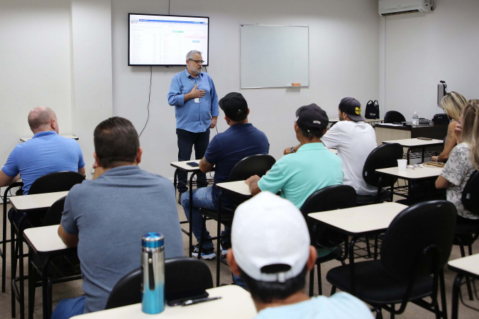 Reciclagem de condutores no Paraná terá carga horária ampliada e foco na segurança viária